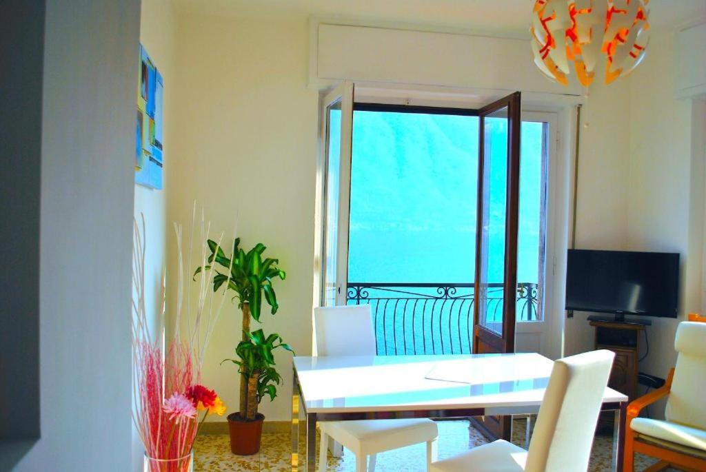 סלה קומצ'ינה Belvedere - Apartment With Balcony Lake View מראה חיצוני תמונה