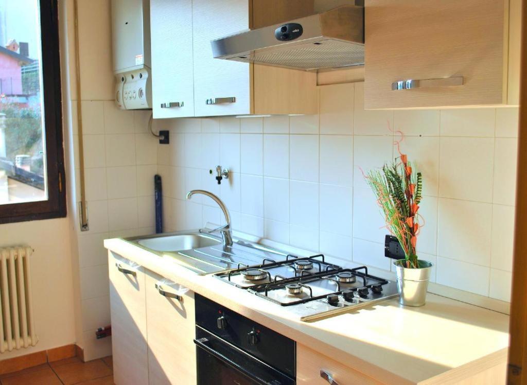 סלה קומצ'ינה Belvedere - Apartment With Balcony Lake View מראה חיצוני תמונה